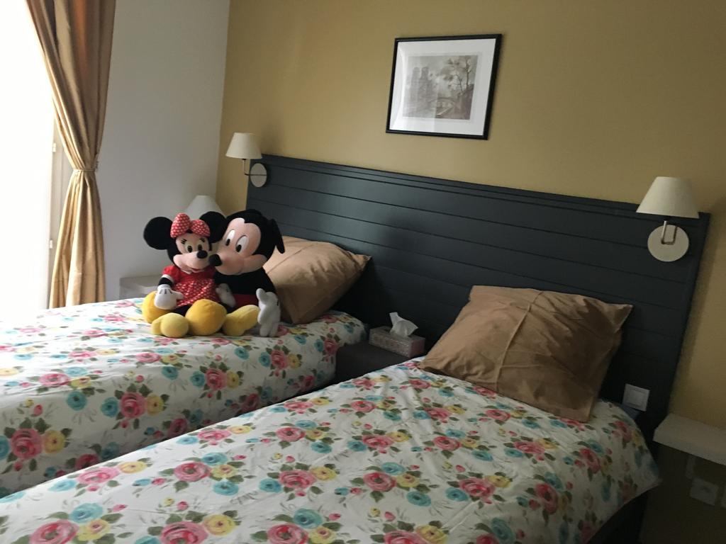 F&B'S Home Disney Serris Dış mekan fotoğraf
